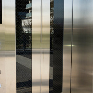 Windy w biurowcach – jak zwiększyć komfort i bezpieczeństwo pracowników?